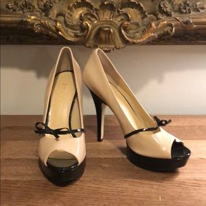 Peep toe Enzo Angiolini pumps